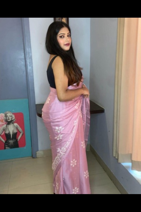 best Sarojini Nagar call girl