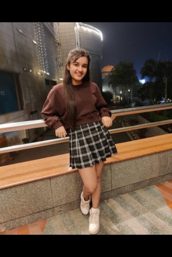 female call girl in Sarojini Nagar